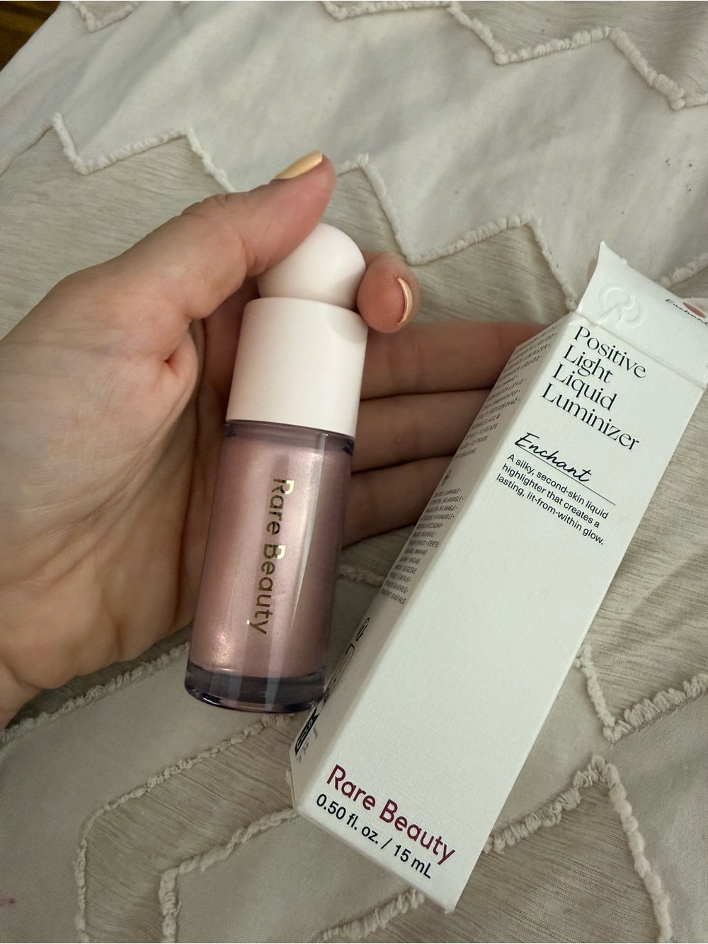 Rare Beauty Positive Light Liquid Luminizer - Iridescent Pink